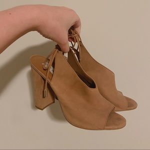 Steve Madden Tan Saffron Heels